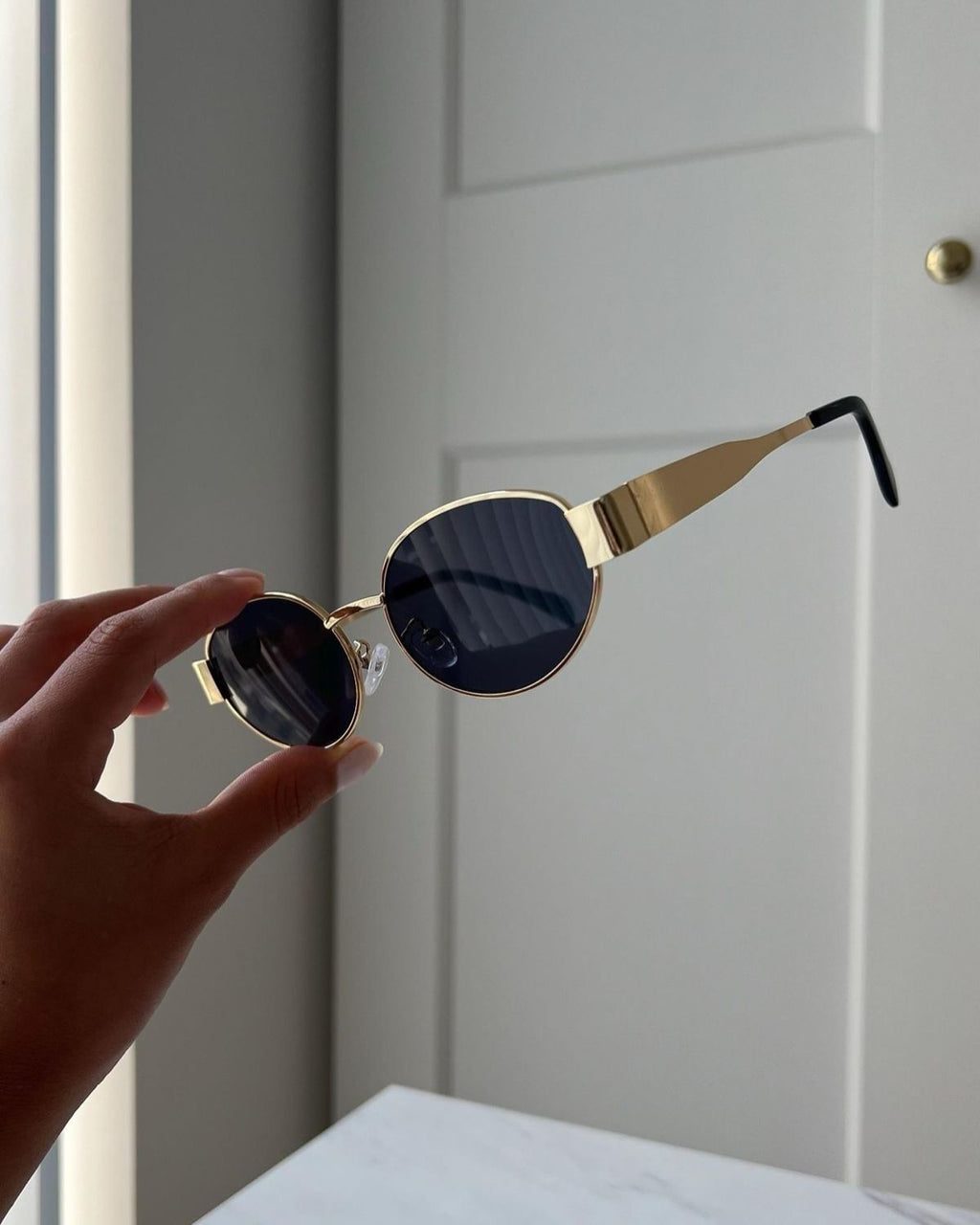 Lentes de sol - celine2 negro y dorado.