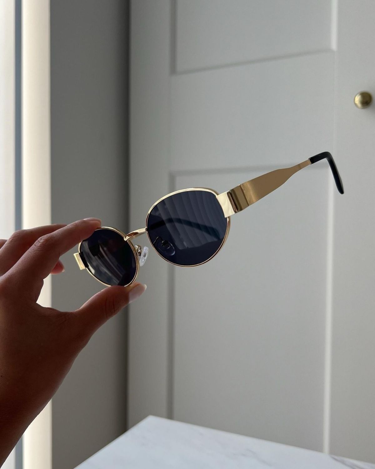 Lentes de sol - celine2 negro y dorado.