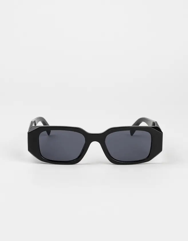 Lentes de sol - Prada.
