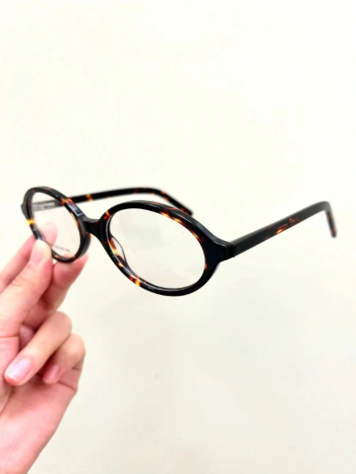 Lentes miu miu - Armazones de acetato de alta calidad.