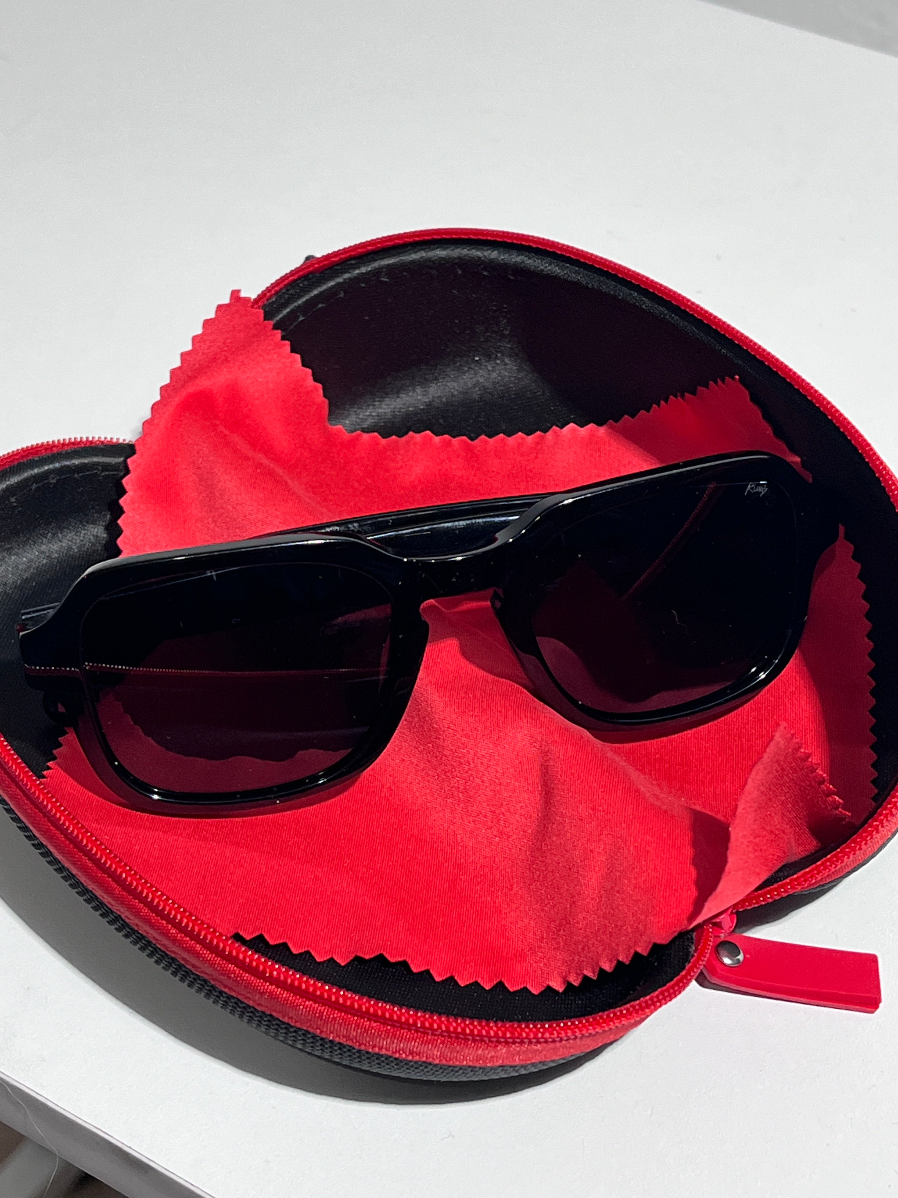 Lentes de sol - Margot Polarized. Negros Premium.