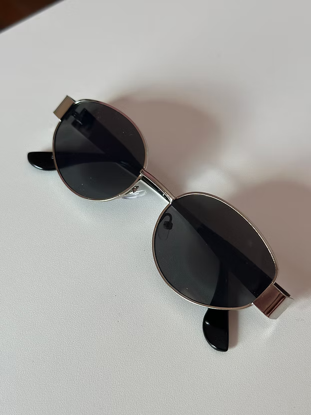 Lentes de sol - Celine plateados.